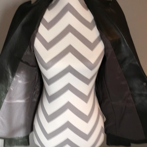 ‼️SOLD‼️ Theory Leather Blazer - Picture 6 of 7